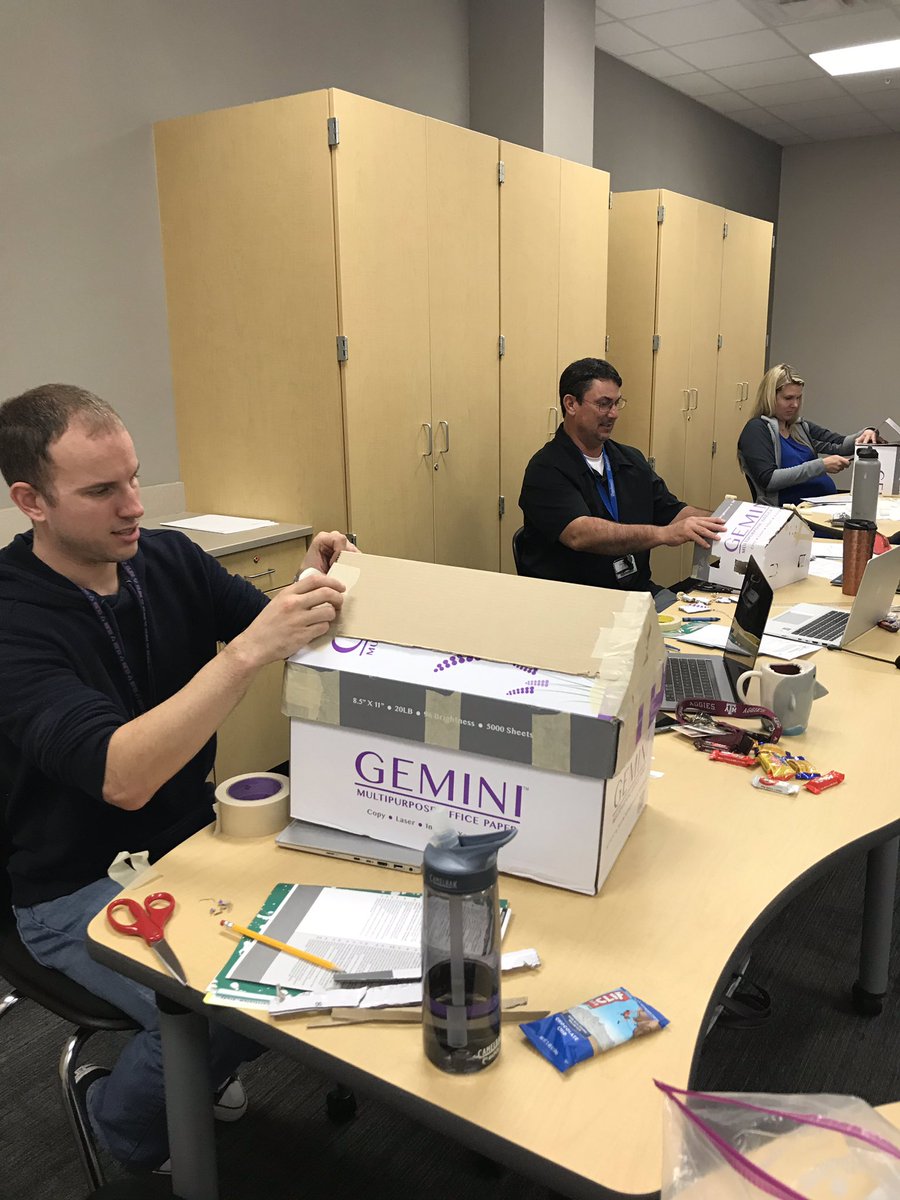 wooley_lm's tweet photo. Creating energy efficient houses with IPC teachers @ccisdlearns #ccisd2ndscience https://t.co/Ns84UUShc1