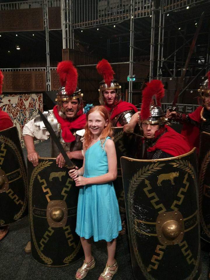 dward1407's tweet photo. #PopupGlobe1000 so many memorable moments.... One of the best - finding out your daughter loves it. A 10year old excited by the history plays. Who wouldn't be when you share the groundlings with these guys? https://t.co/b7TdGzy1EP