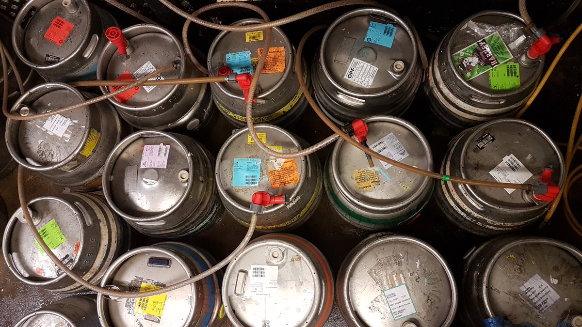 burlingtonarms's tweet image. Math class Friday 15.30,
-This picture was taken in my local pub. These are 9 nine gallons barrels. If all of them were full, 😤 how many pints could I have today after work???
#makeaguess #afterworkfun #maths #teacherlife #beerme #beerporn
