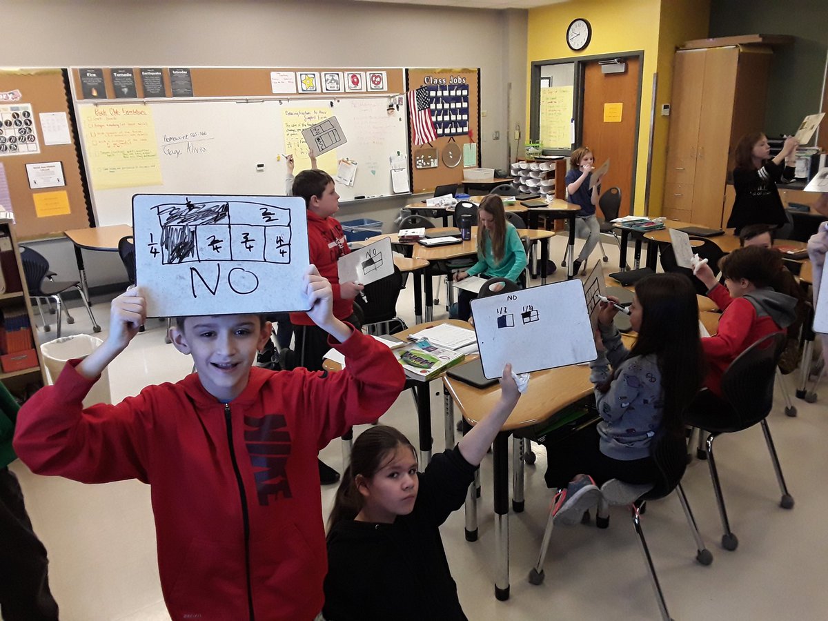musuzq's tweet image. Great discussion during math today!  Is 1/4 always smaller than 1/2?  #pesd32 #mathdiscussion
