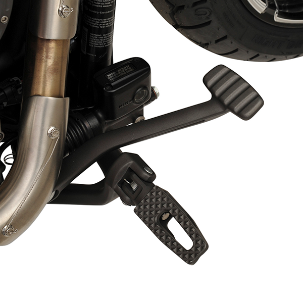 DragSpecialties's tweet photo. Getting the right foothold on this custom build was an easy choice, @ThrashinSupply. Their P-54 Slim front &amp; rear Footpegs have just the right grip with a slim profile to suit this Softail. An added touch came from their TSC Shifter Peg. #BikeBuildSeries https://t.co/cJJQjBwq0h https://t.co/d29lV9d07J