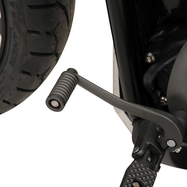 DragSpecialties's tweet photo. Getting the right foothold on this custom build was an easy choice, @ThrashinSupply. Their P-54 Slim front &amp; rear Footpegs have just the right grip with a slim profile to suit this Softail. An added touch came from their TSC Shifter Peg. #BikeBuildSeries https://t.co/cJJQjBwq0h https://t.co/d29lV9d07J