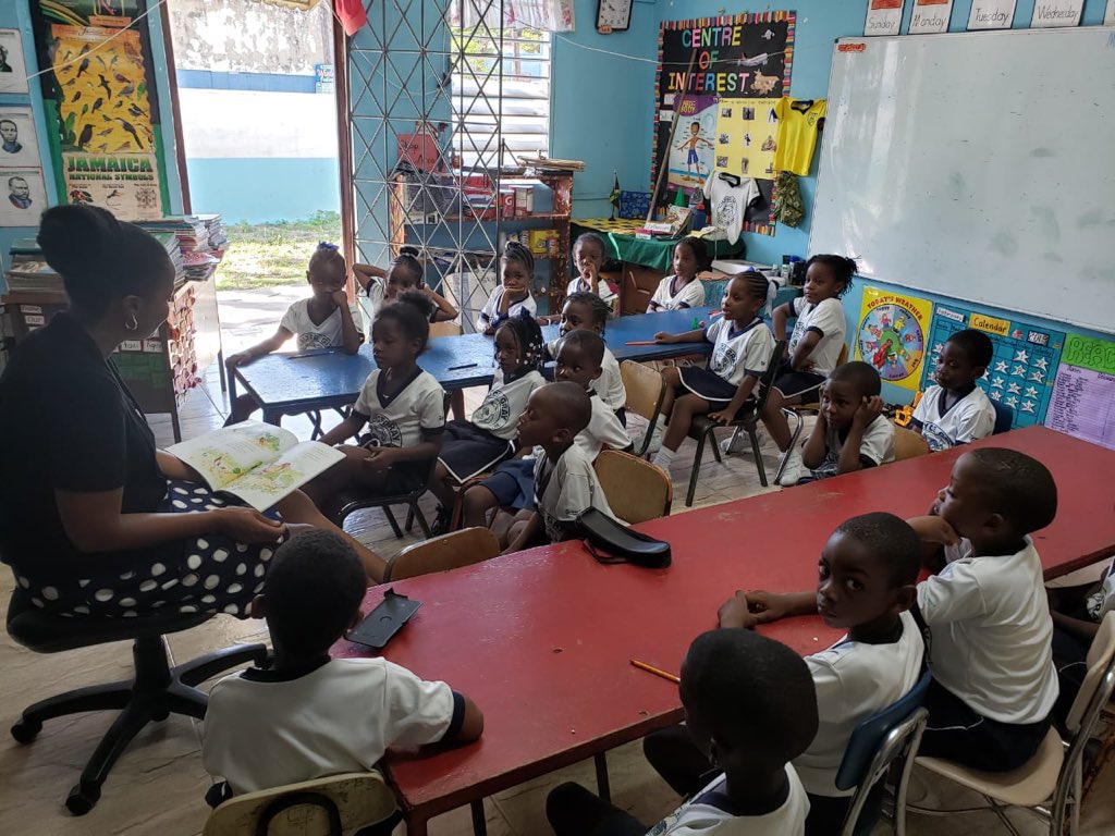 cfranoBrighty's tweet photo. @ECCJA Development Officer Christine Ferguson engages young minds at the Lalyce ECDC #12standard #ReadingMatters @ECCJA @KemoyLeslie @golebourne @TanishaMill2012 @Stcy14226538 @GrantShaunette https://t.co/Se5gbSlKMV