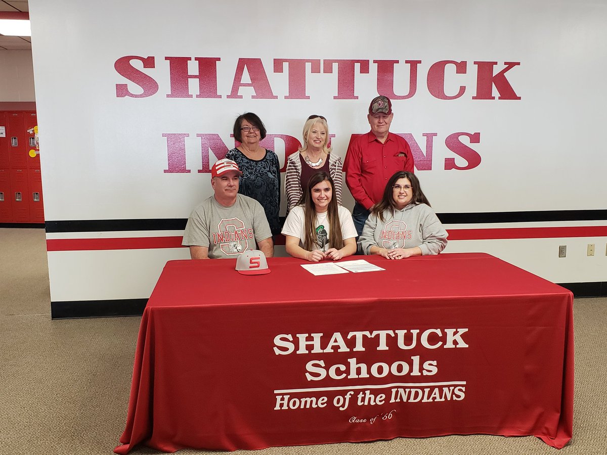 Congratulations to Jacie Scott on signing her NLI to play softball for @SaintsSoftball