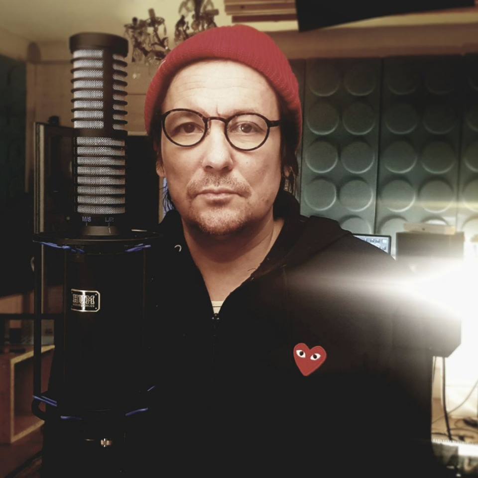 HumAudioDevices's tweet photo. Top polish producer #AndrzejSmolik and his #HumAudioDevices #RS2 stereo #ribbon #microphone :-) https://t.co/fBIKF7ha1b