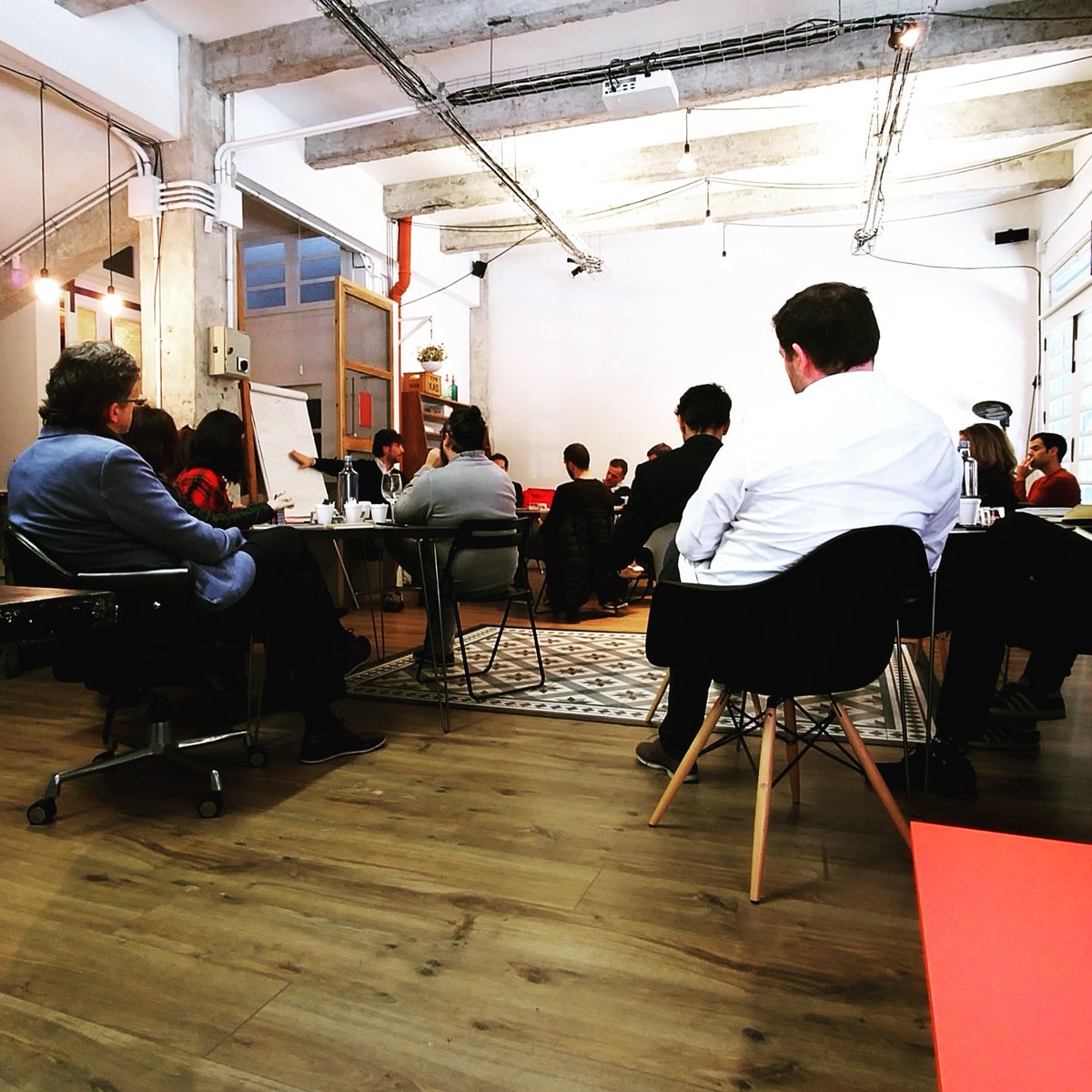 Pellicors's tweet photo. Partnership is also organising amazing moments to share know-how and ideas. Thank you @keleacompany, it's a pleasure to be in A Coruña talking about #adaptiveorganization. Listening @ShiverTweet is always enlightening. #meetup #sharing #learning #OD https://t.co/OpZsv0TPnB