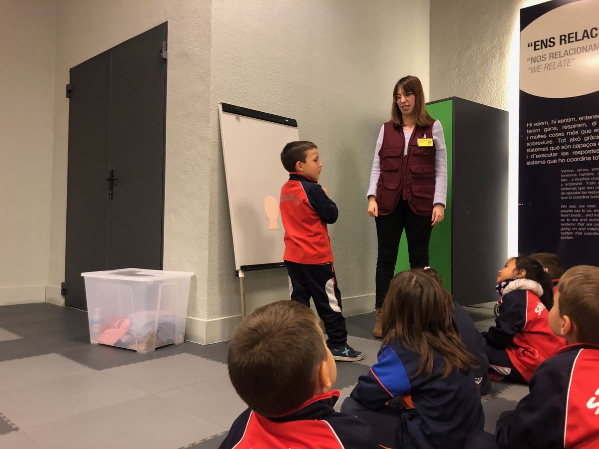 SalesiansRoc's tweet photo. La setmana passada #ROCEP1 i #ROCEP2 vam gaudir al @mNACTEC de l'exposició permanent i el taller del cos humà, tema dels nostres projectes, però a més, vam descobrir l'energia, els transports... i un museu ple de curiositats! #salesiansroc1819 https://t.co/XoJE1igFWk