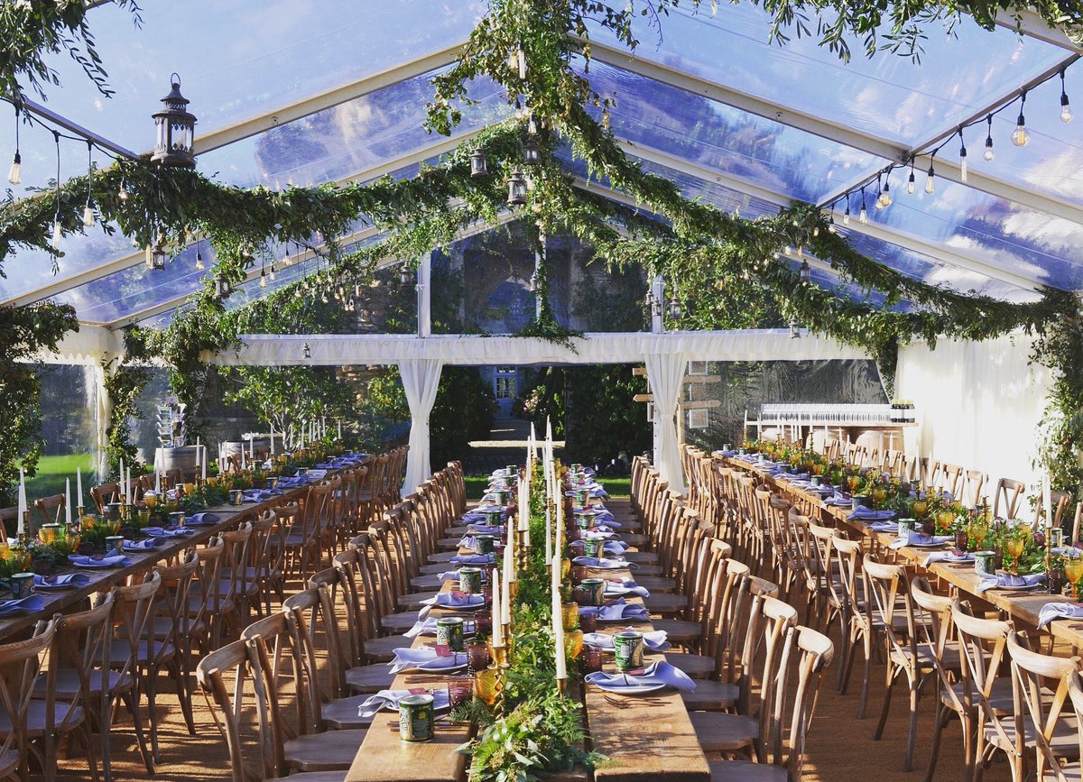 AbbasMarquees's tweet photo. A little bit of #weddinginspiration there’s soo many looks that can be created with a #marqueewedding @WeddingAffair #weddinghour #WeddingWednesday #gettingmarried https://t.co/RLh1ooEzX1
