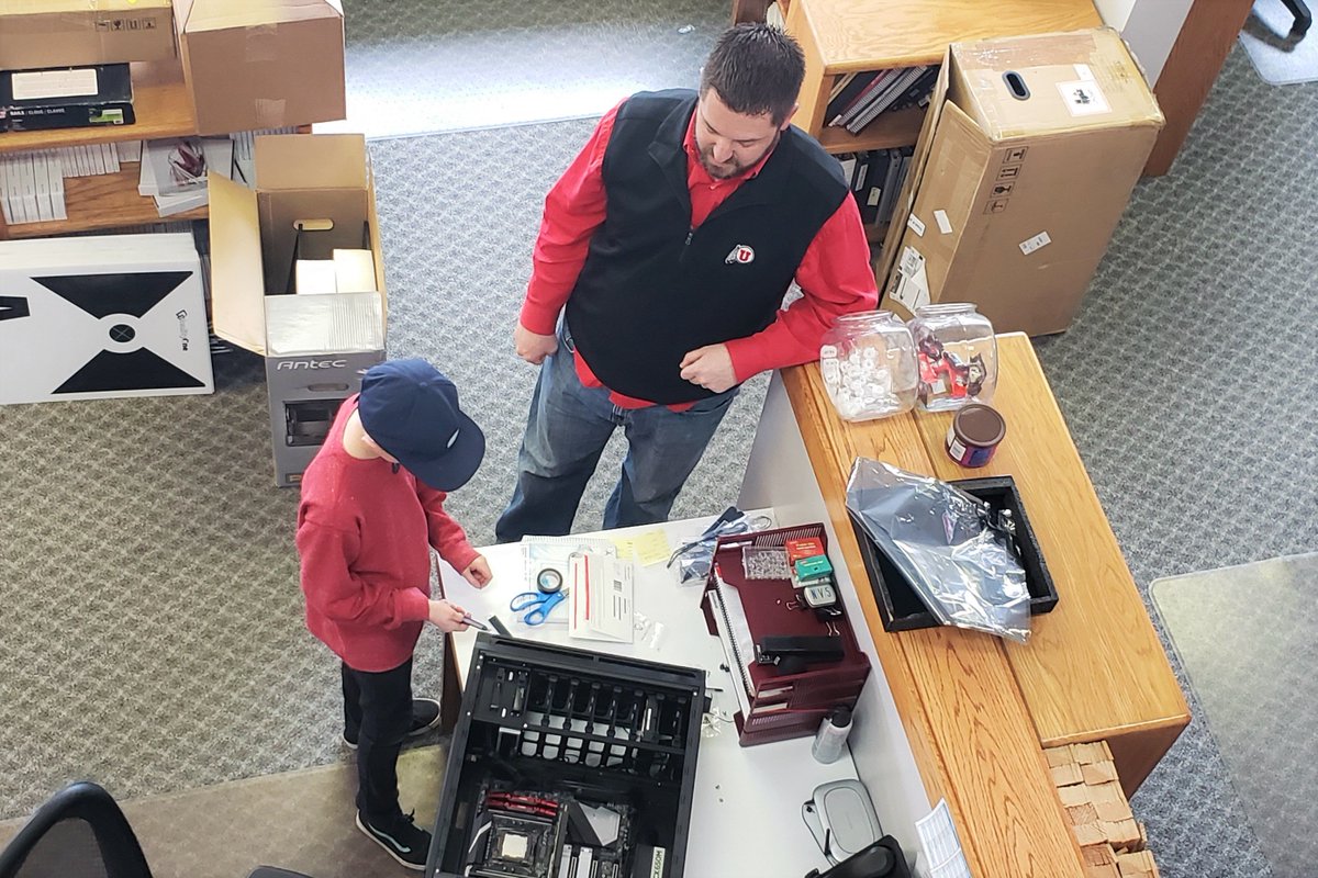 ProSoft_AEC's tweet image. It&apos;s #JobShadow Day over here! We love seeing young faces interested in #AEC careers!

#ProSoft #autodesk #architecture #engineering #construction