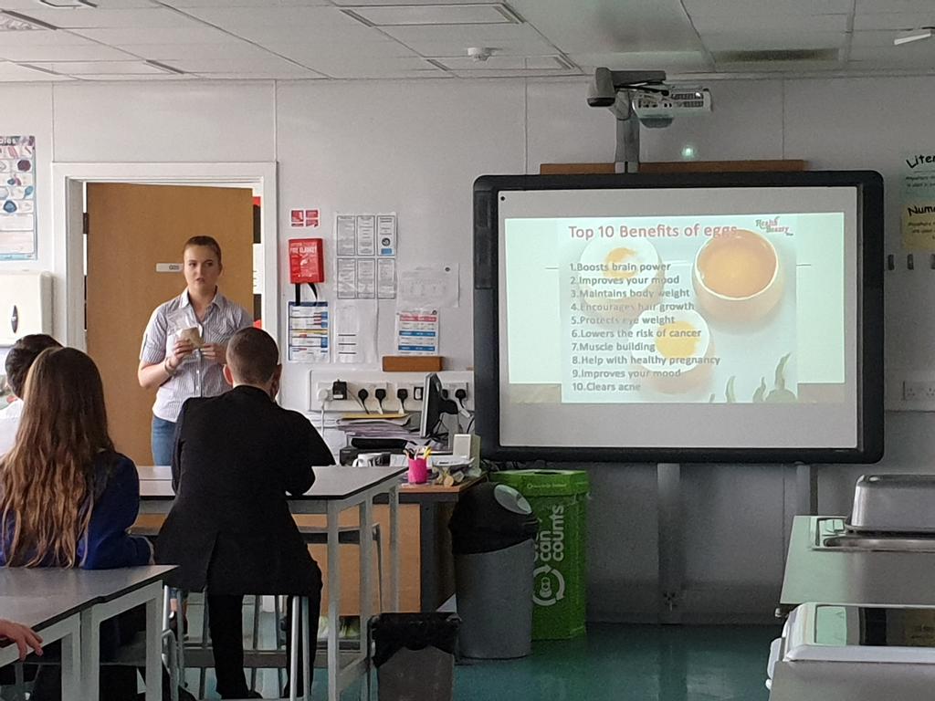 Our S2 pupils hearing all about Egglicious - a local egg production company! Thank you for visiting us Claire! <a href="/DYW_ForthValley/">DYW Forth Valley</a> @BannockburnHigh