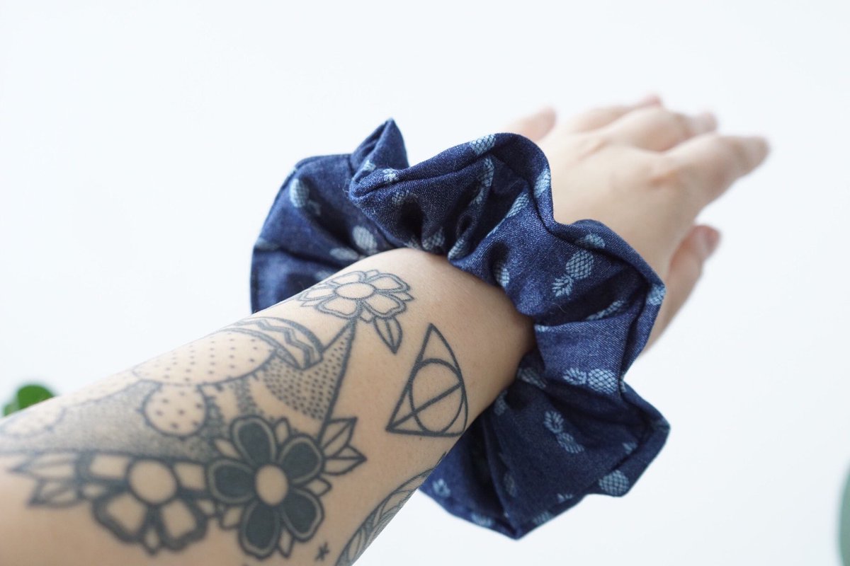 Dreaming of warm, sunny days in this chambray pineapple 🍍 scrunchie ❤️ ☀️ etsy.me/2V6nPah #madeincanada