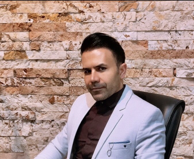 سلام دوستان عزيز : ميدونم واستون مهم نيست ، ولي درباره تجارت و معاملات ملكي هرسوالي داشتيد ، درخدمتم ، مشاوره رايگان دايركت كاملا آزاد ، هميشه هم بخنديد 🤷‍♂️😀 #تجارت #اقامت #معامله 
#real_estate_transactions
#business