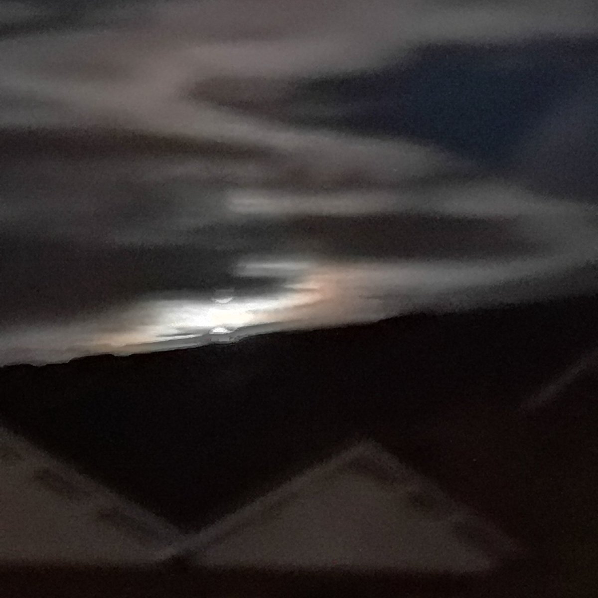 Moon over Hinxworth tonight.