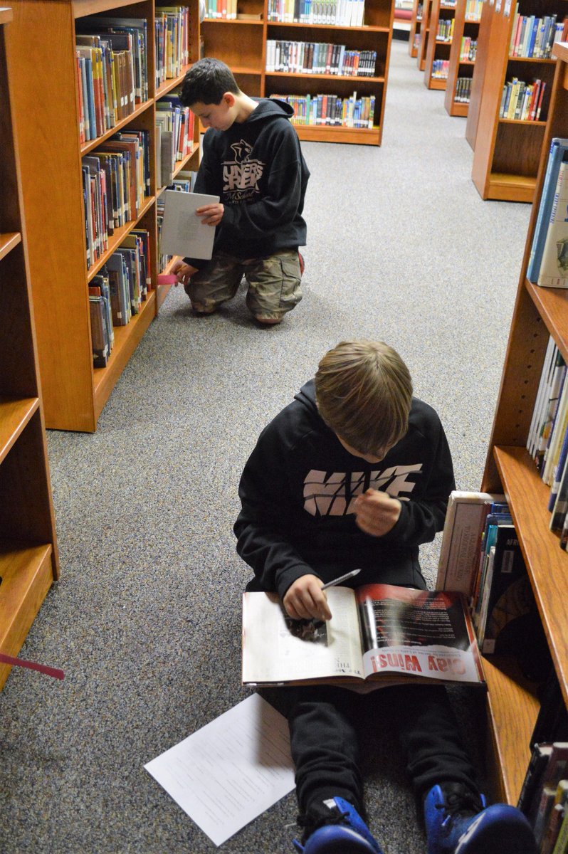 library4hcms's tweet image. A great class of searching Destiny and scanning for #BlackHistoryMonth information. Ms. King's class rocked and those who finished first helped their classmates. @HuntersCreekMS  #BHM #Libraryskills