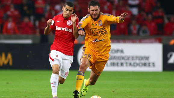 intertaticando's tweet photo. #Inter2015 | Na campanha comandada por Diego Aguirre, não faltaram jogadores do clube:

• Alisson
• Muriel 
• William
• Cláudio Winck
• Eduardo
• Geferson
• Artur
• Rodrigo Dourado 
• Bertotto
• Alisson Farias 
• Sasha 
• Taiberson
• Valdivia 
• B. Gomes
• Nilmar https://t.co/bYev1anmPX