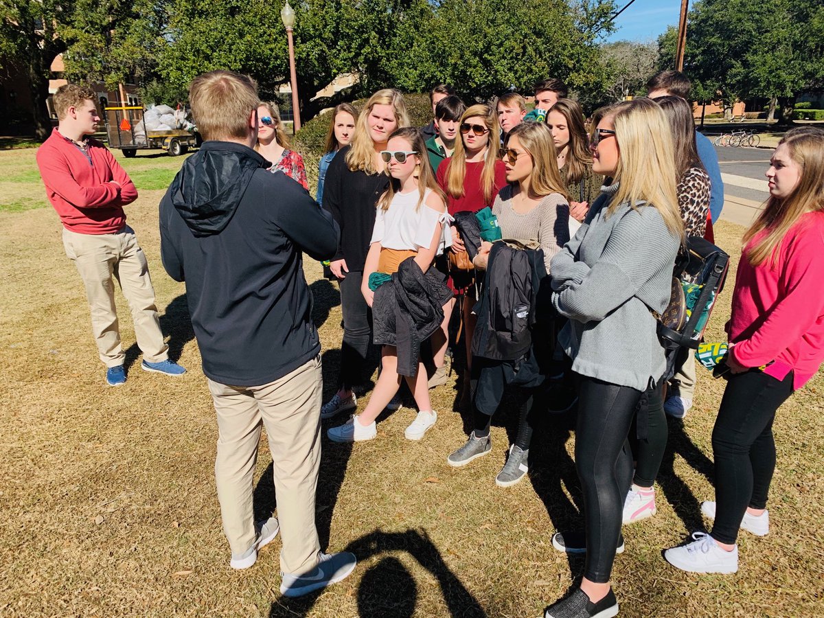 taknightsfan's tweet photo. Baylor was warm and friendly.  We met the ‘First Dog’ of the school.  (The President’s husband was walking him on campus and greeted us.). 😄 https://t.co/hV2v9XuSjD