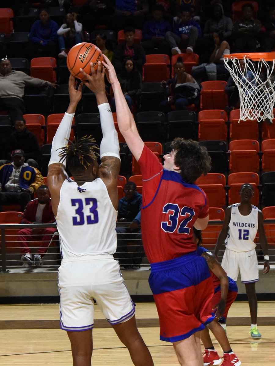 nlfunderburk's tweet photo. @Humblebball advances to the Area Round of the playoffs following last night's 67-60 victory over Beaumont West Brook Bruins. A great team win.
Wildcats will next face Pearland Dawson, first place finisher from 23-6A. 
Gathe, Miles, Williams, Lawson https://t.co/nUMOF6pj4I