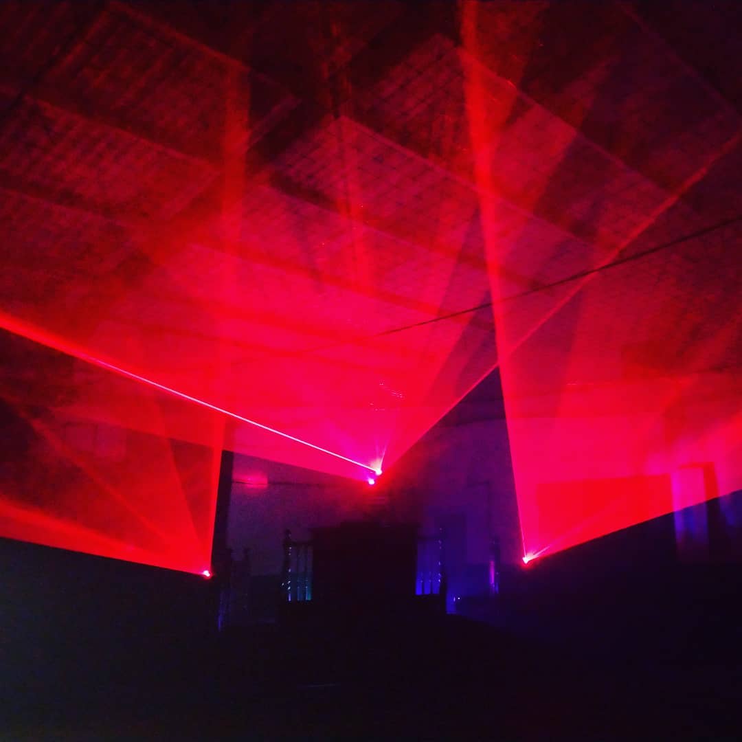 laserknowhow's tweet photo. Nice picture of our laser being put through its paces.
(Photo credit @Lumin3nt)
#RedSkyAtNight #laser #laserbeam #redbeams https://t.co/qjR4D3x2JL