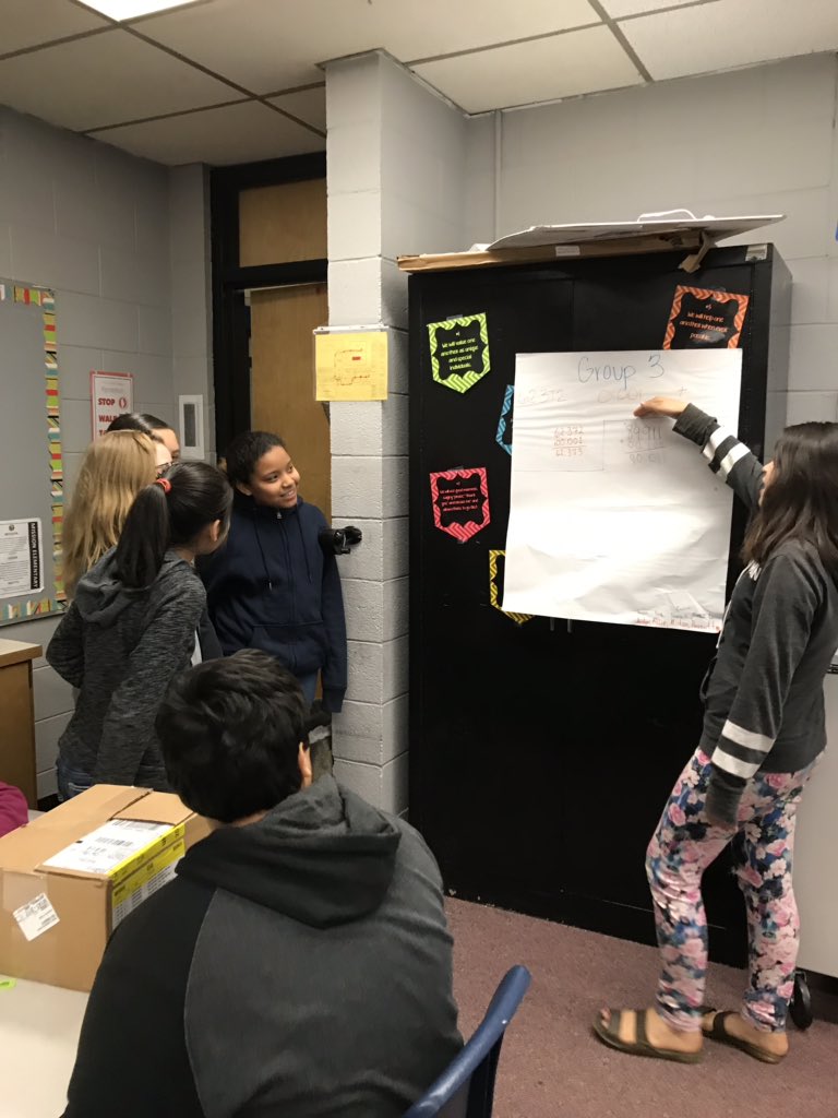 brittanie1101's tweet photo. Love watching my students be the teacher! #lovemyjob #engagedinmath @APSMissionES https://t.co/PE0stHGCzM