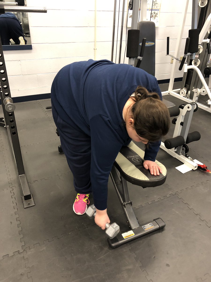 FMSEaglesPE's tweet photo. Movement of the week in fitness... ROW! 7th grade did a great job with DB rows and adding in more difficult modifications with renegade rows! 💪#EaglePride #WSDLearns #wsdfit https://t.co/4nha2CvGwA