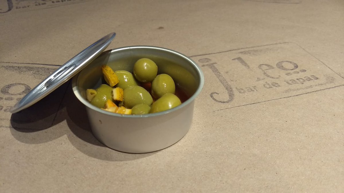 FoodandTravelMX's tweet photo. Estamos en @JaleoPolanco, en Emilio Castelar 121, #Polanco. Un bar de tapas del cocinero Pedro Martín @Ic7Pedro. Están de fiesta porque cumplieron ya 10 años ofreciendo pintxos y tapas. ¡Te contamos! https://t.co/f1qQhulpYA