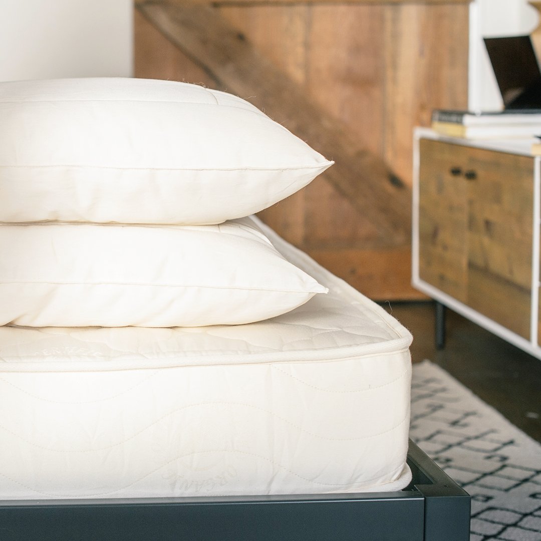 Lifekind's tweet image. Let your head rest on a pillow you can feel good about having in your bed. Our collection of organic pillows feature pure, natural materials like wool, natural shredded rubber, and cotton. Shop pillows today! bit.ly/2TUiXoB