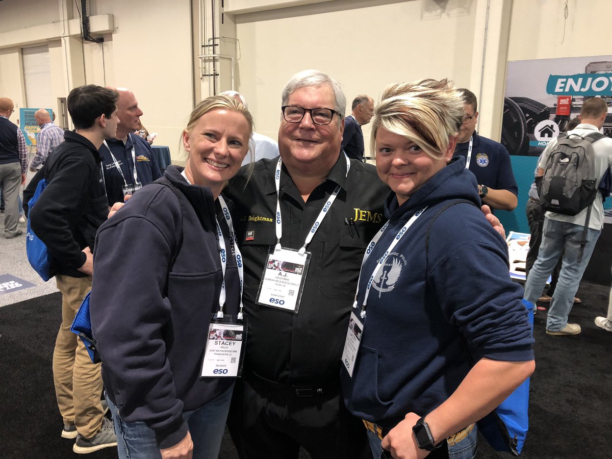Hanging out with a true EMS #advocate #RedStickMedics #EMSToday #NightwatchNation #FirstResponders #LaceyandStacey @EMSTODAY <a href="/aheightman/">A.J. Heightman, MPA, EMT-P</a> #domore #bemore