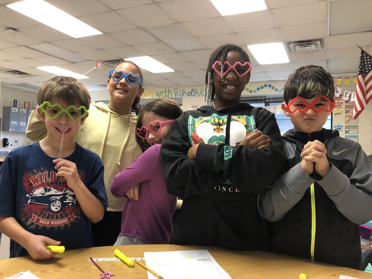 MrsDavis618's tweet photo. These kiddos loved using their special close reading glasses in small group today! 😍💕 #ownyourimpact #closereading https://t.co/ghUAlW629X