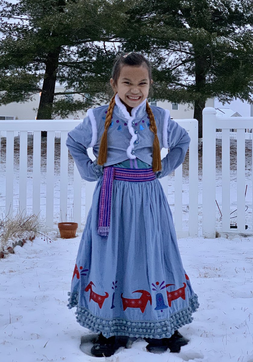 lizziehershey's tweet photo. https://t.co/oSokd0mlW1  Hello Everybody! Sahara here playing #roblox #thefrozenadventure wearing my #princessanna outfit from the movie #olafsfrozenadventure 🥶 #letsplay #games #onlinegames #gamer #gaming #gamecommentator #disney #disneyprincess #frozen #frozen2 #twitch #stream https://t.co/h4ReMzEfwn