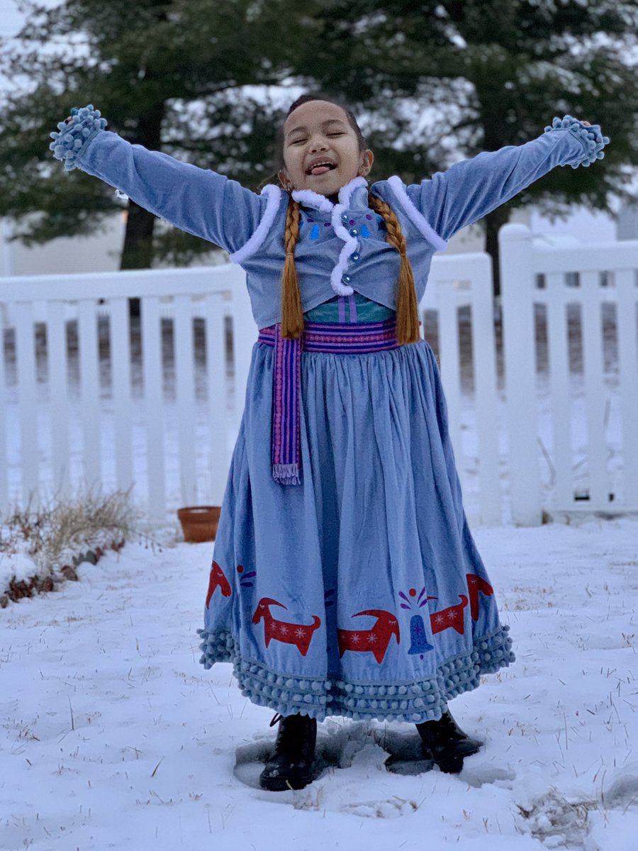 lizziehershey's tweet photo. https://t.co/oSokd0mlW1  Hello Everybody! Sahara here playing #roblox #thefrozenadventure wearing my #princessanna outfit from the movie #olafsfrozenadventure 🥶 #letsplay #games #onlinegames #gamer #gaming #gamecommentator #disney #disneyprincess #frozen #frozen2 #twitch #stream https://t.co/h4ReMzEfwn