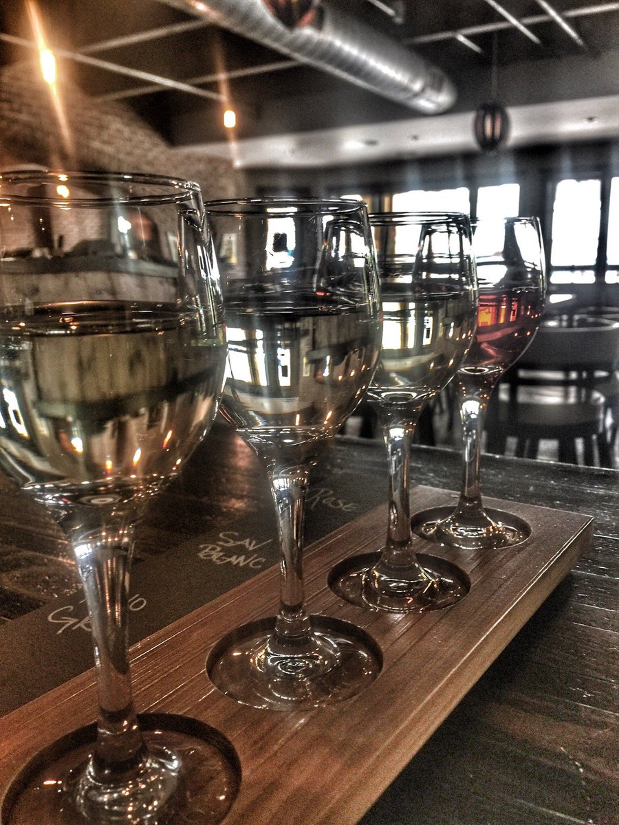 ColoradoRoom's tweet image. 🍷Thank you to everyone on @OpenTable who voted @ColoradoRoom for "Vibrant Bar Scene"! Stop by tonight and see why! 🍷