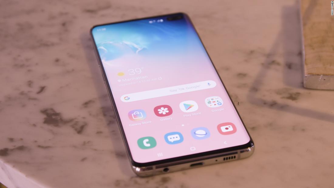 Java_Job_USA's tweet image. See the Samsung Galaxy&apos;s new features in action: The next generation of the Samsung Galaxy, the S10, is here. It features wireless charging for other devices and an edge-to-edge screen. tw.eet.link/QzLlYj