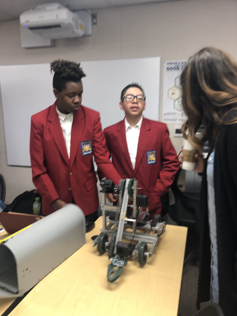 A great principals’ meeting showing the awesome Downey Unified robotic program K-12! #CollegeandCareerReady #globallycompetitive #citizensofstrongcharacter