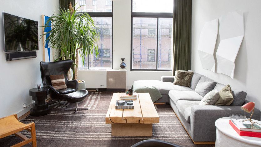 Coveteur's tweet photo. An apartment with serious #loftgoals: https://t.co/wVAZ6YBaa7 https://t.co/v8SNCG49yJ