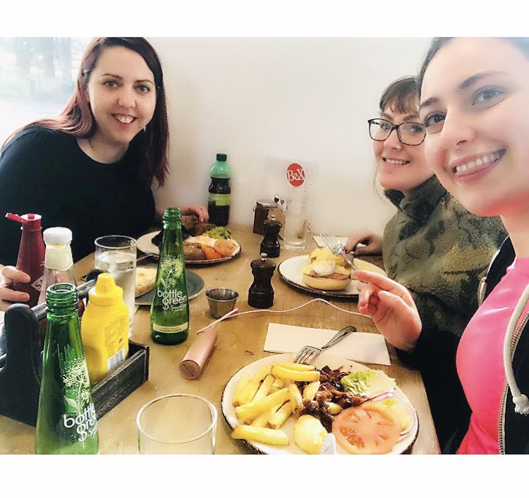 Doing our PMVA trainkng (preventing&managing violence&aggression) in style ✌🏼 Getting some protein for the day 💪🏻 Thanks so much for making it engaging and interesting @shazpunt , Claire & the group! 🖤🖤🖤 #restraintreduction #traumainformedcare #equalityanddiversity