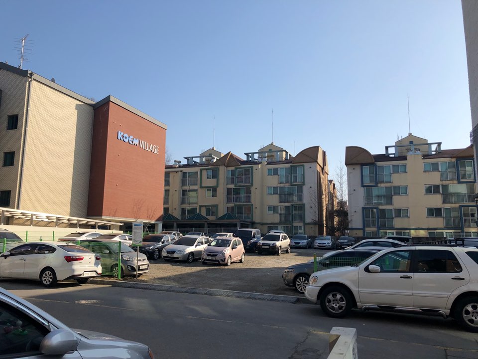 #성남시 시설공사과 #복정제2국공립어린이집
#무료나눔주차장 폐쇄 #이동주차
수정구 복정동 657-1번지 일대 복정제2국공립어린이집 착공이 
3/11(월) 부터 예정되어 있습니다.
복정동 주민여러분들은 이동주차 꼭꼭 부탁드립니다!
불편을 드려 죄송합니다. 안전하고 멋진 건물로 보답드릴게요