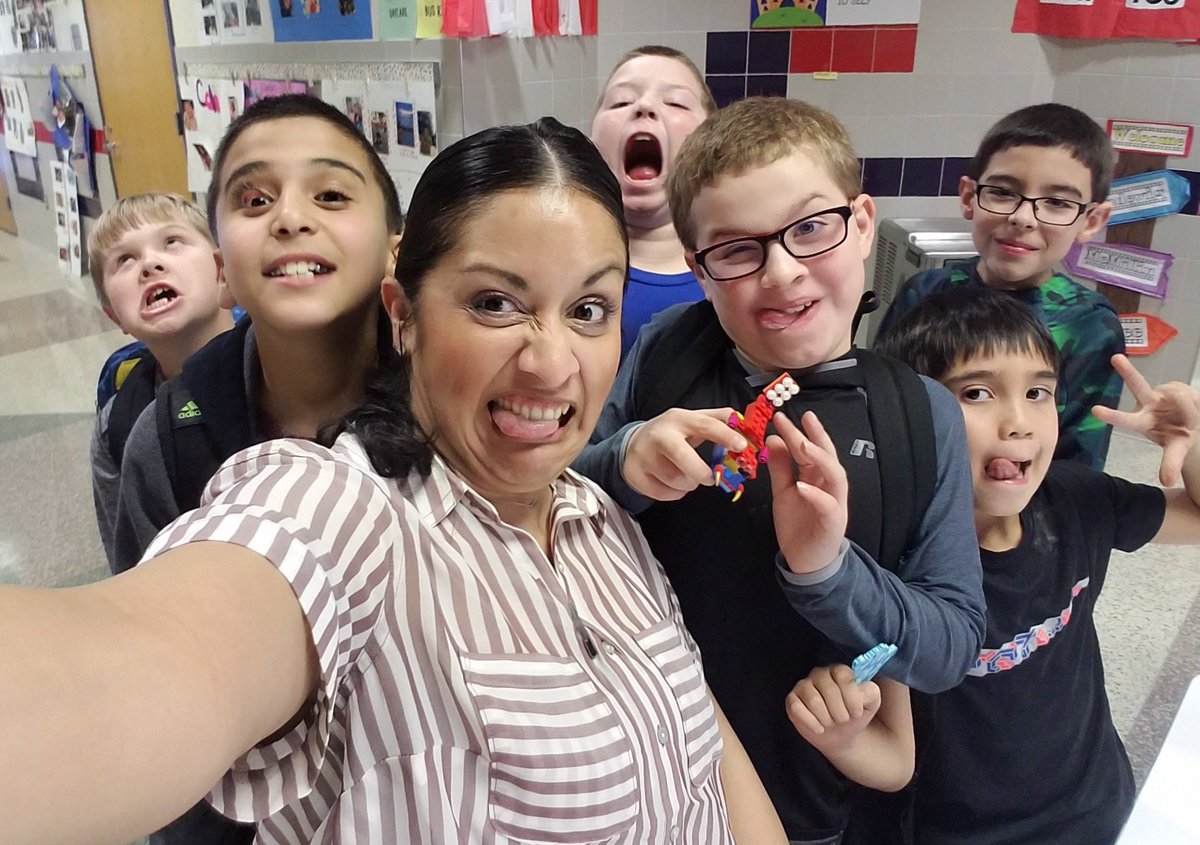 MrsPruenteCCE's tweet image. &quot;Code, Code&quot; ; &quot;Beep, Beep&quot;
Spring Coding Club,  missing 1 coder today,  but we had a great time explored virtual playgrounds &amp;amp; worked w/ Lightbot,  these kids are problem solvers!
#codingatthecastle
#thisismidway
#thisismidway
#coding
#weloveourccekids
@CastlemanCreek