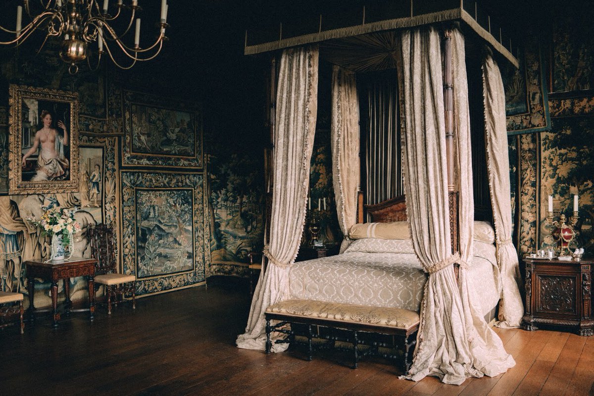 TheCinegogue's tweet image. Set design in The Favourite (2018)