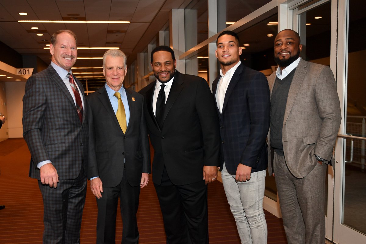Teresa_Varley's tweet photo. A special night as @JeromeBettis36 got the Dapper Dan Lifetime Achievement Award and @JamesConner_ the Man of the Year Award.  

Two guys who are inspirations to many. 

More: https://t.co/F3n9jXOSey https://t.co/RjXQzgsloY