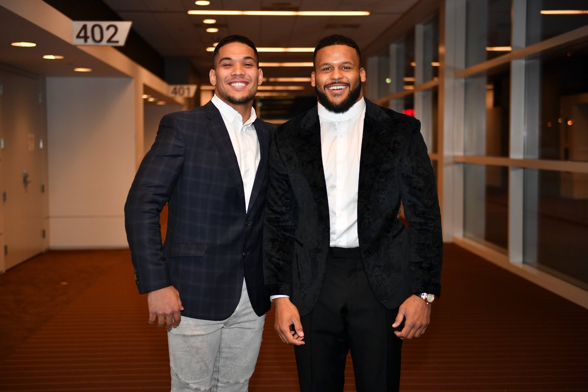 Teresa_Varley's tweet photo. A special night as @JeromeBettis36 got the Dapper Dan Lifetime Achievement Award and @JamesConner_ the Man of the Year Award.  

Two guys who are inspirations to many. 

More: https://t.co/F3n9jXOSey https://t.co/RjXQzgsloY