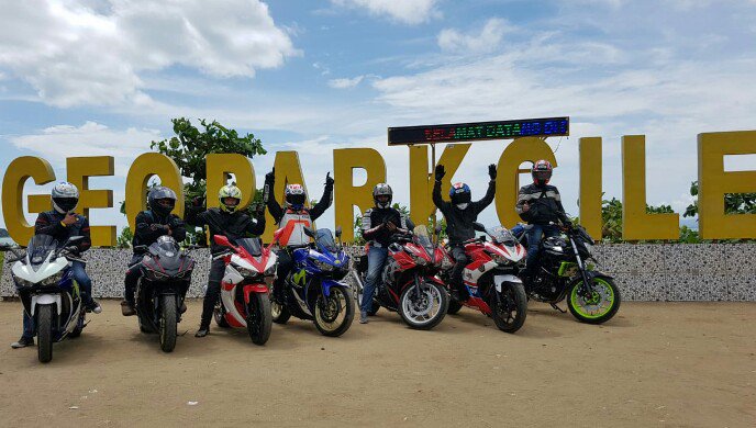 reporterj4il's tweet photo. Hari semakin dekat
Tekad tetap bulat
#YROI
@YamahaIndonesia
Gaskeun
#OmJahat datang lagi ya anak anak.. https://t.co/zqRkwXa9ZC