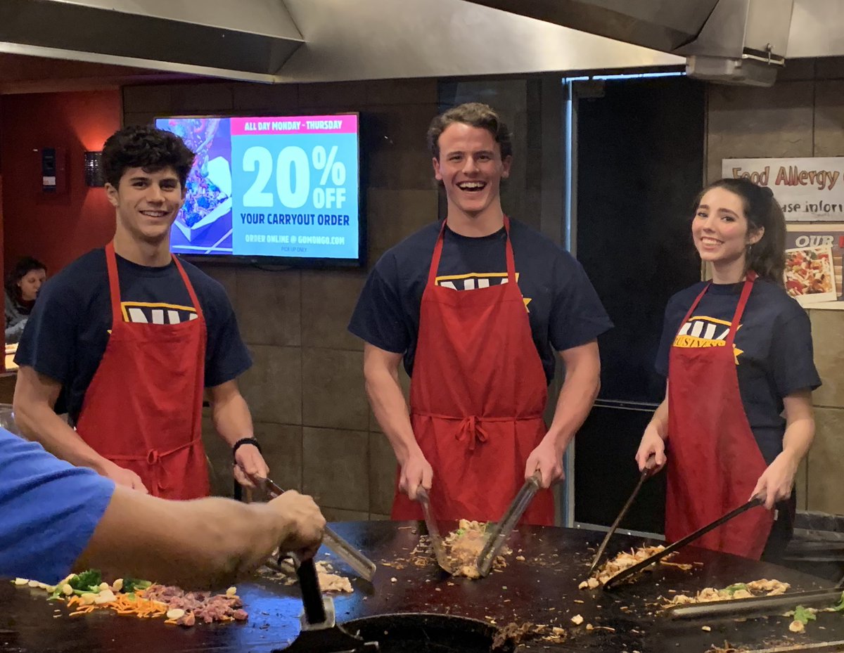catalystvei's tweet image. Great time at Mongolian tonight. We love fundraising for VEI 👍🏻 Best grillers in the house! @LegacyVEI @NVHSBusiness @VEInternational 🥙