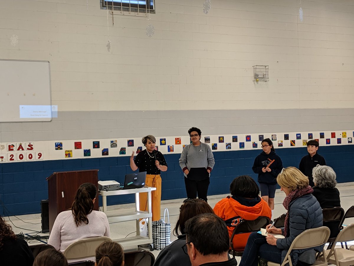 SarahBenite's tweet photo. Connecting Worlds parent orientation. Parents getting feedback from our CW students from @MesitaElem, Wiggs Middle School and @EcdcMesita #IamEPISD @MrsMarcelaDuran https://t.co/hZ5n4nrqxh