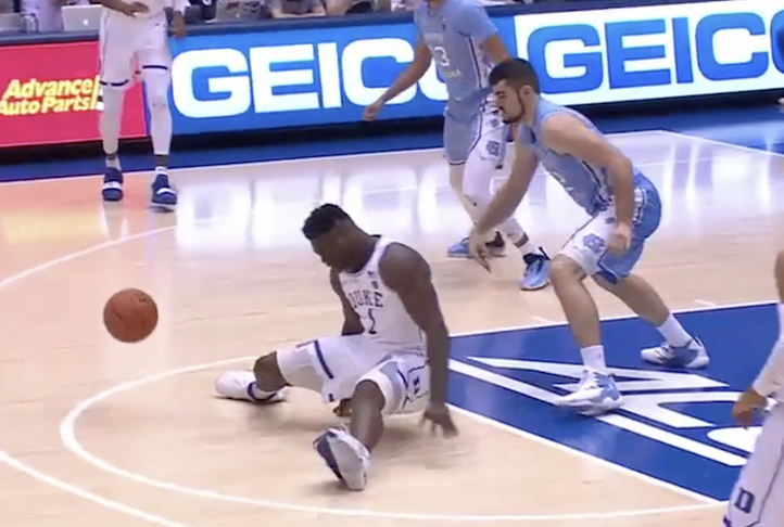 espn's tweet photo. Zion broke out of his SHOE 😨 https://t.co/FnVkbZ5MOT