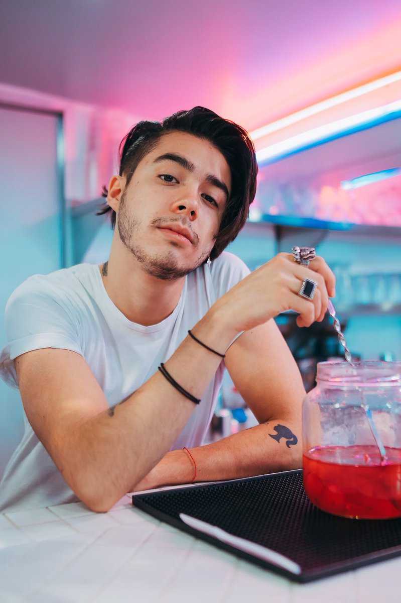 MarioBautistaMB's tweet photo. Foto 1 RT ⚡️
Foto 2 FAV ⚡️
•
Ustedes eligen mis amores ❤️💨 https://t.co/uS3jvmM38B