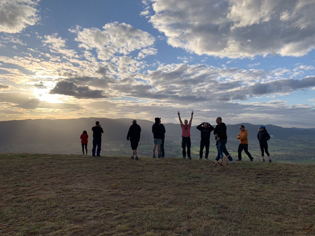 FlightActive's tweet image. Checking out launch for an evening #paraglide at Gundowring - now that’s a special #sky #sunset #happy