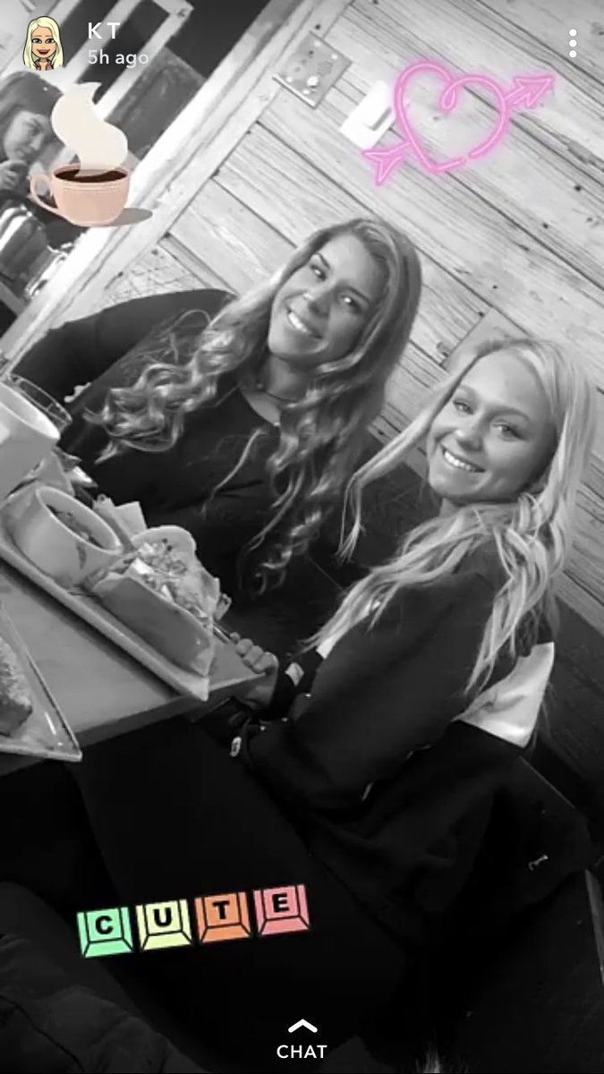 lindseykwalkerr's tweet photo. happy birthday to this pretty girl!! hope your day was great😊 im so happy to be friends with such a kind, caring and funny gal💛💛love ya @jessie_link2 https://t.co/zNxwWnJ31l