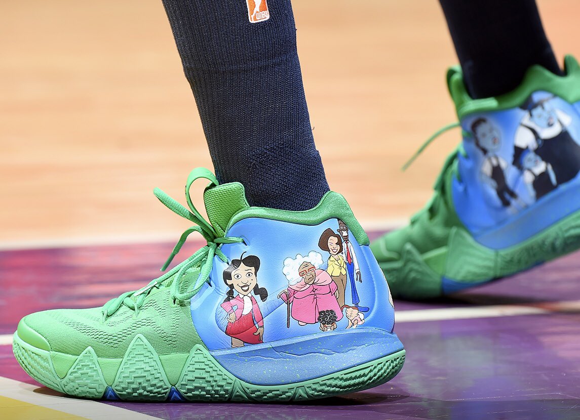 WizardKellyEnt's tweet image. Zion shoulda worn the Proud Family 2’s y’all.