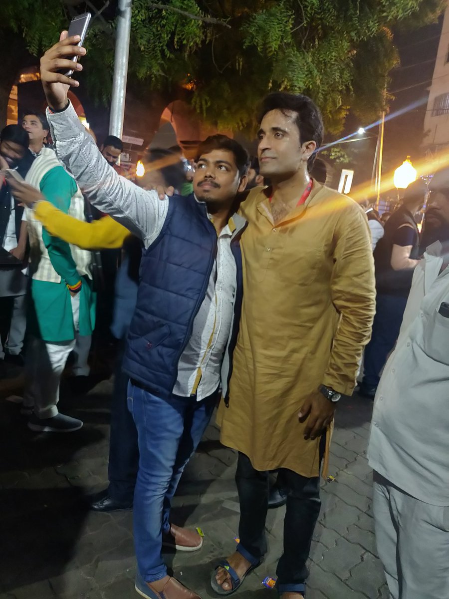 pradip103's tweet photo. On the ground in #UttarPradesh is a beautiful experience. Had opportunity to interact with farmers, women, and youth in my road trip from #Varanasi to #Lucknow. I will post my first detailed political thread end of the month. #ThursdayThoughts #PradeepPollPulse #30daysGroundZero https://t.co/RJBtcwoWFi