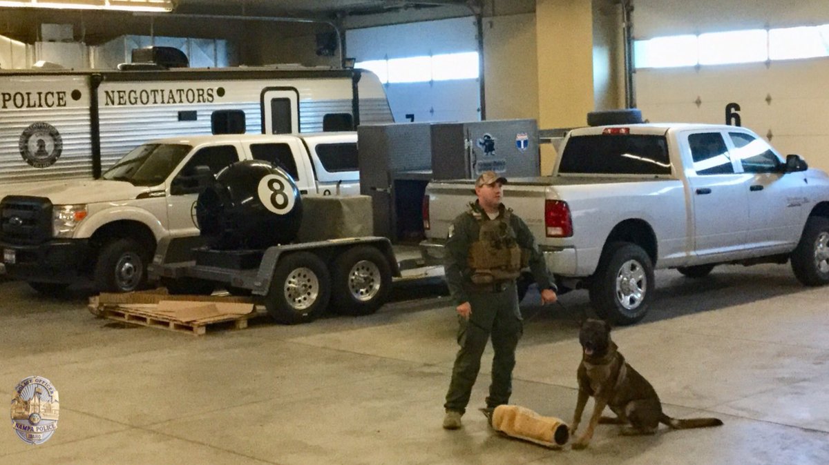 NampaPolice1's tweet photo. Thanks to everyone who attended the Mayor’s Community Open House at Nampa PD this afternoon. We had a great time! Thanks for letting us host, Mayor. It’s always nice to hear the priorities of the #community we serve by the questions they ask! #K9Drake #K9Arturias #Teamwork https://t.co/I7zkFMuv8k